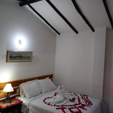 Hospederia La Roca Plaza Principal Bed & Breakfast Boyaca Bagian luar foto