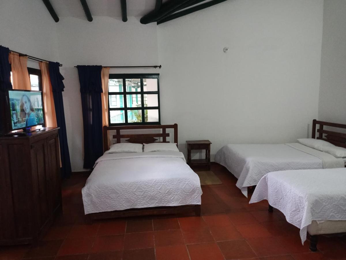Hospederia La Roca Plaza Principal Bed & Breakfast Boyaca Bagian luar foto